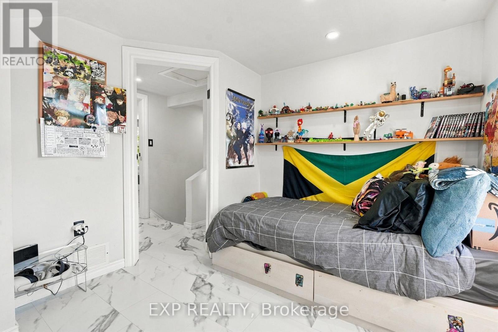 249 WALLACE AVENUE S - Image 37