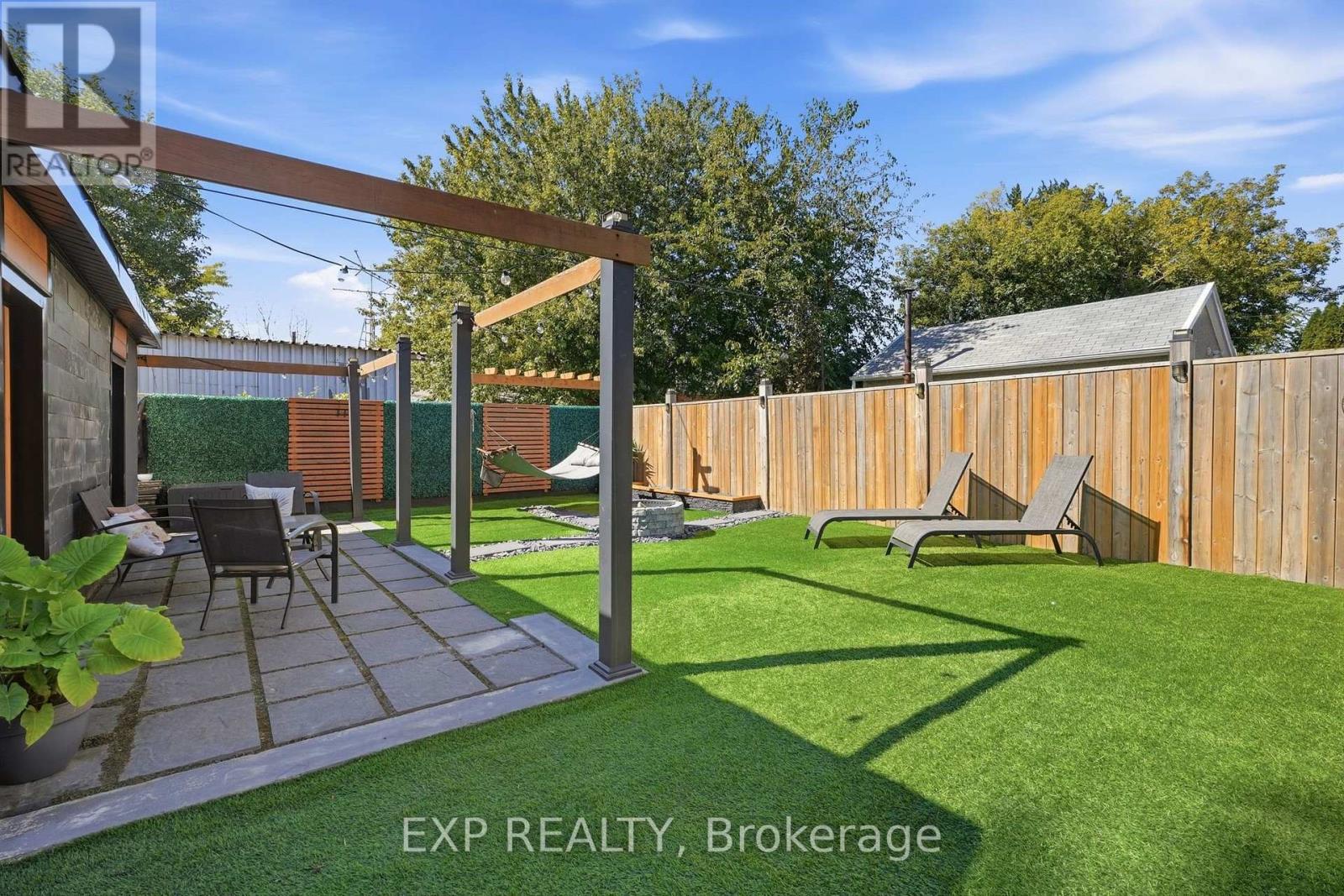 249 WALLACE AVENUE S - Image 39