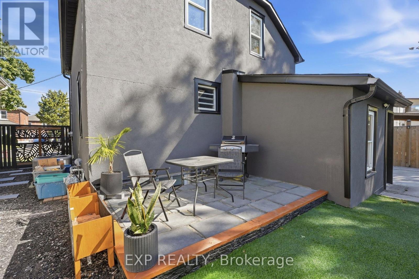 249 WALLACE AVENUE S - Image 41