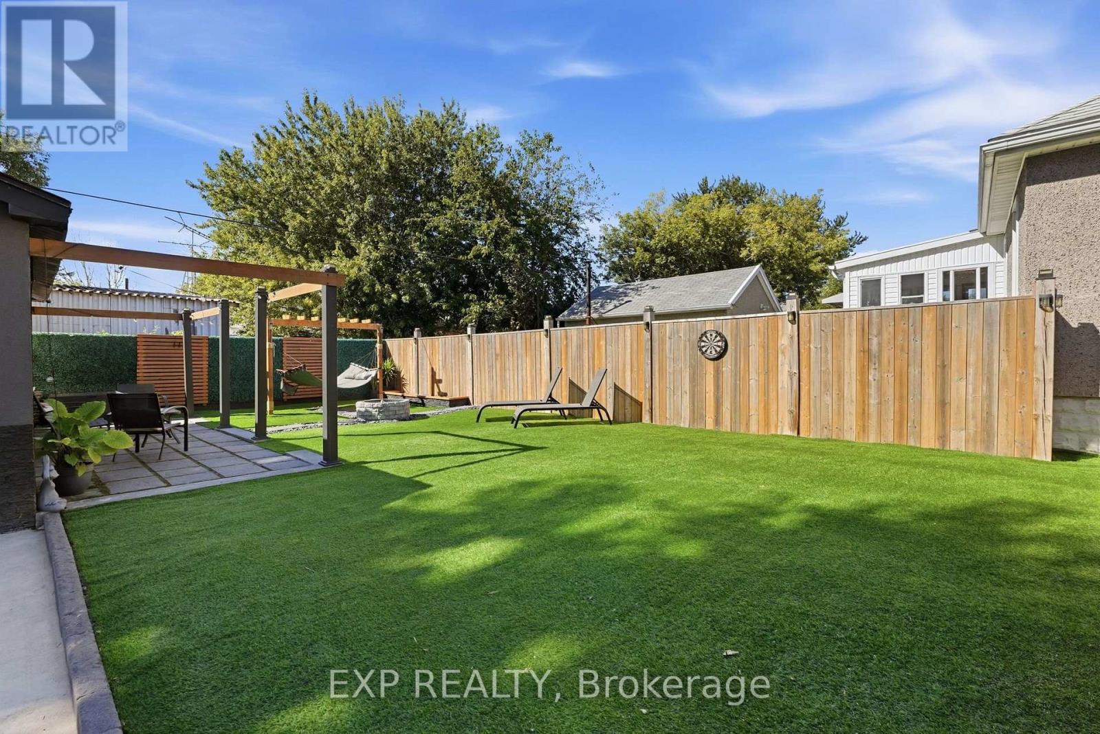249 WALLACE AVENUE S - Image 45