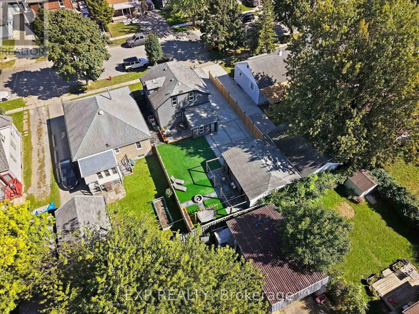 249 WALLACE AVENUE S - Image 47