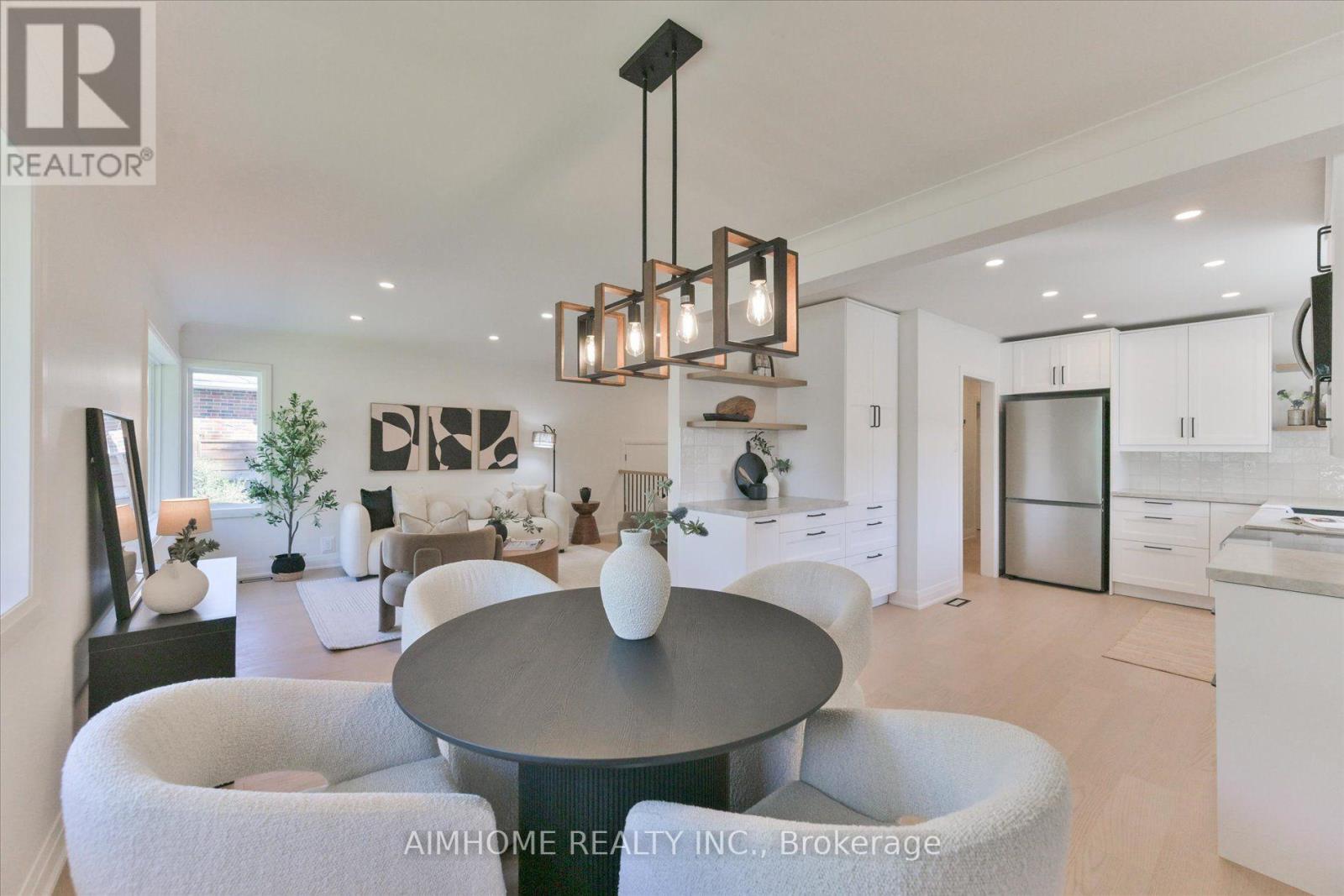 121 WYNDCLIFF CRESCENT - 11
