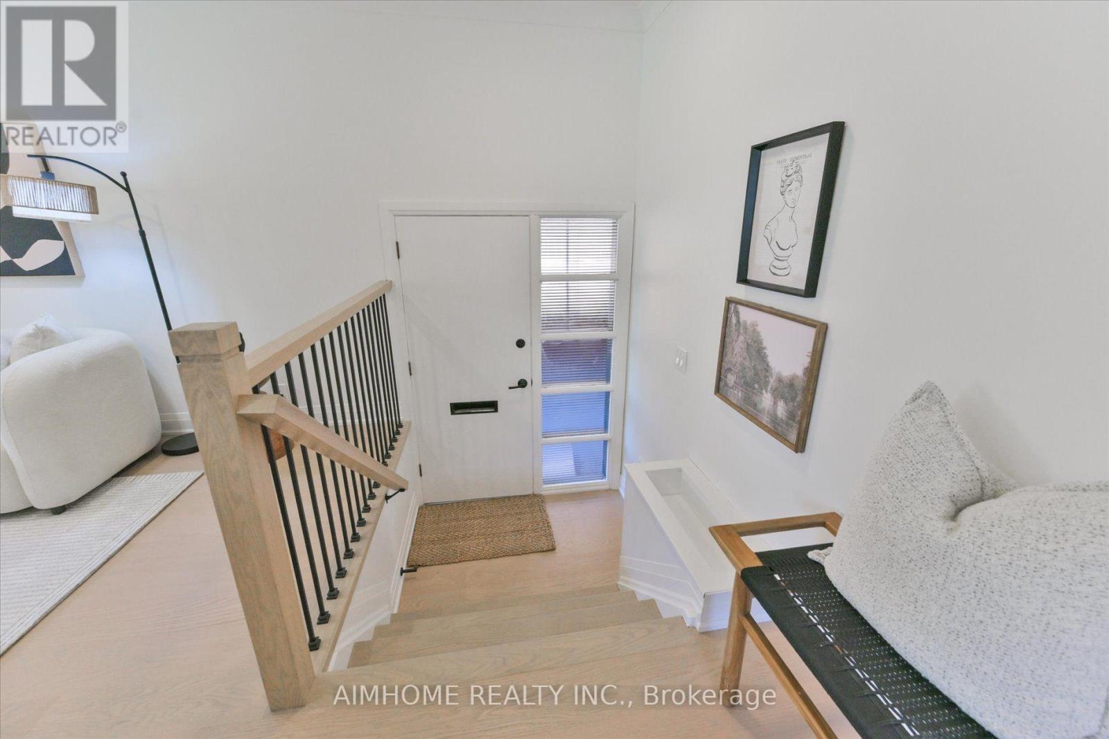 121 WYNDCLIFF CRESCENT, Toronto (Victoria Village) — photo 3