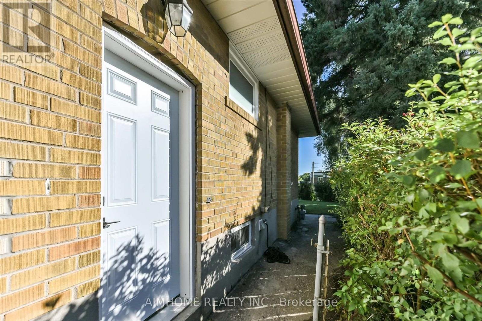 121 WYNDCLIFF CRESCENT - Image 32