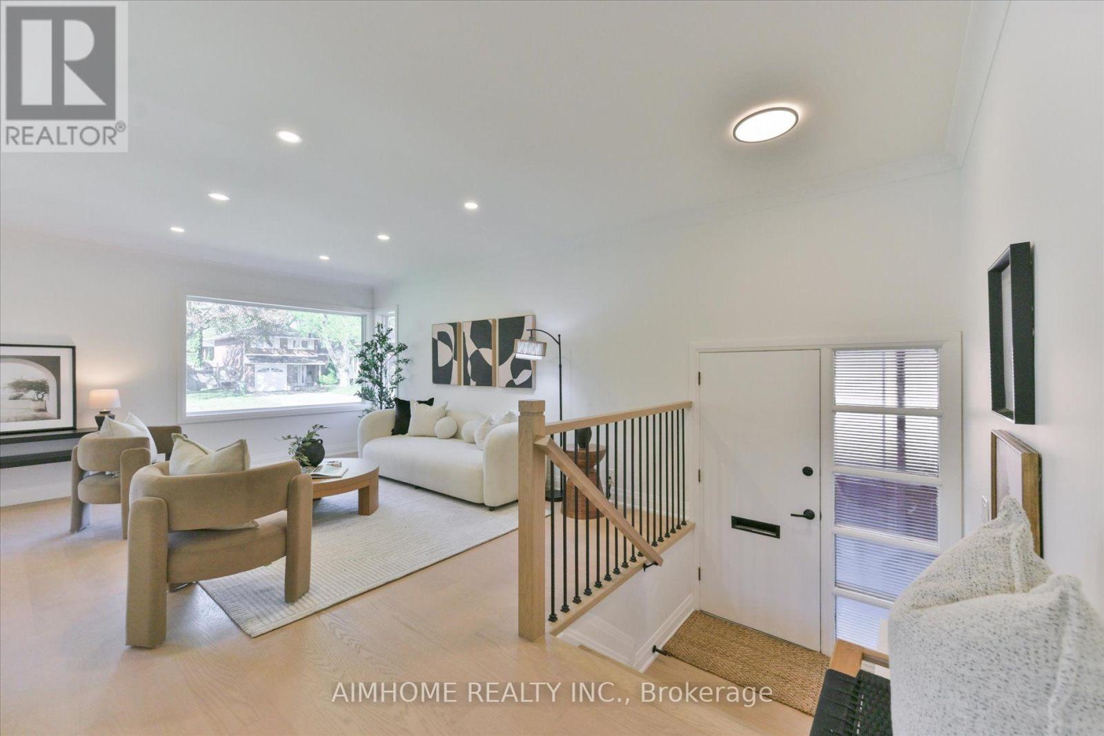 121 WYNDCLIFF CRESCENT, Toronto (Victoria Village) — photo 4