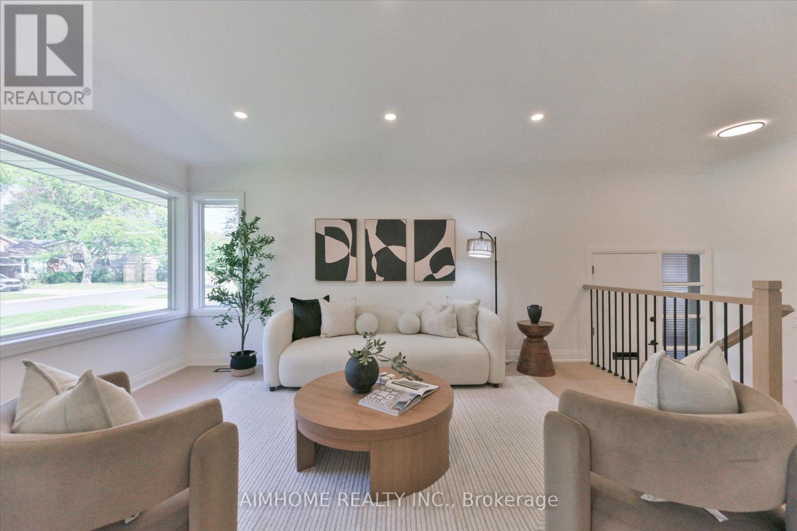 121 WYNDCLIFF CRESCENT - 9