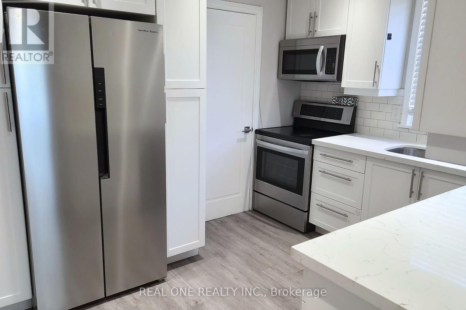 MAIN LEVEL - 15 CASTILLE AVENUE, Toronto (Wexford-Maryvale) — photo 10