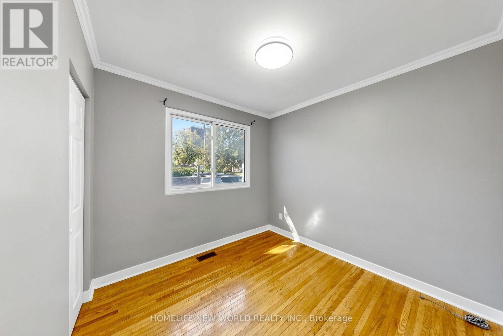 65 WALTER AVENUE - Image 15