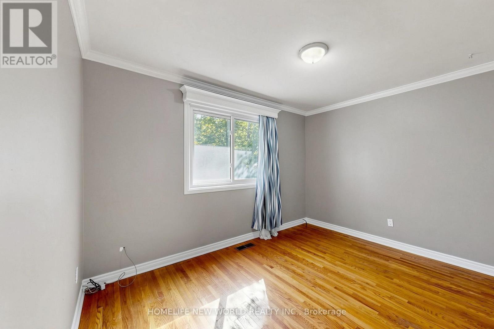 65 WALTER AVENUE - 19