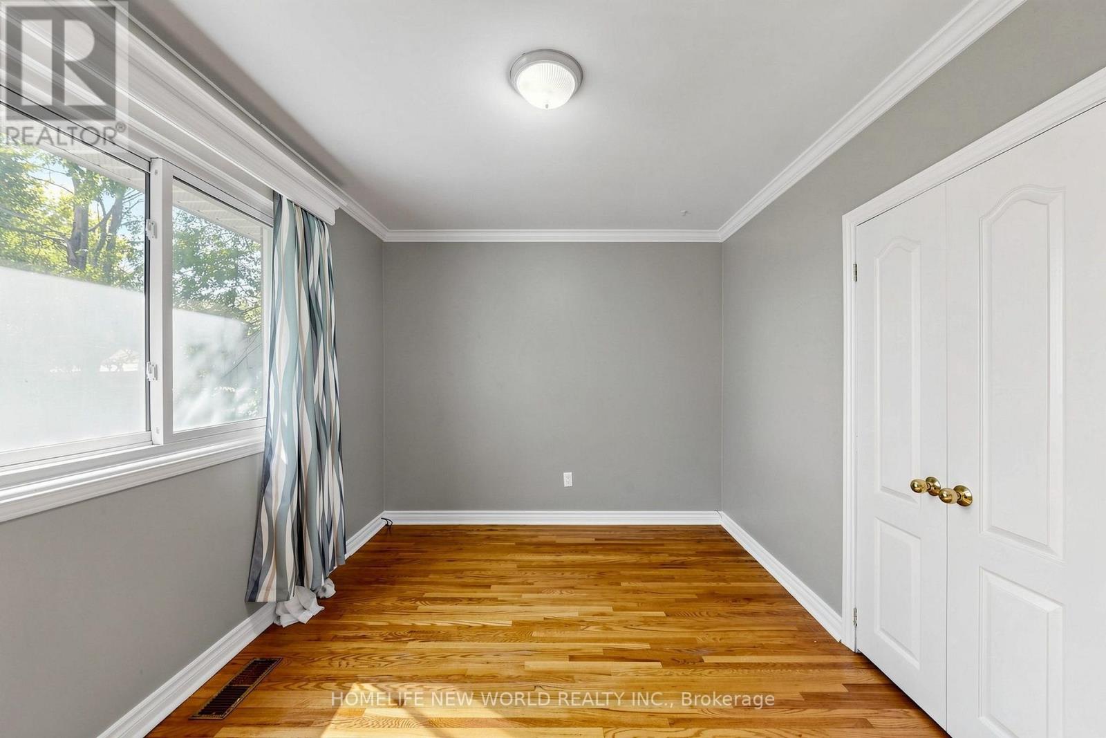65 WALTER AVENUE - Image 20