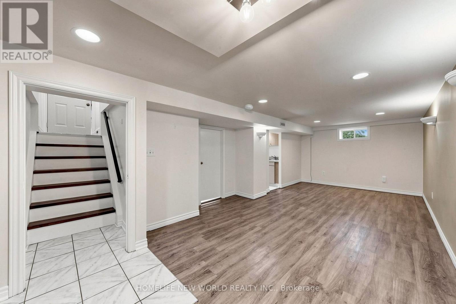 65 WALTER AVENUE - Image 25