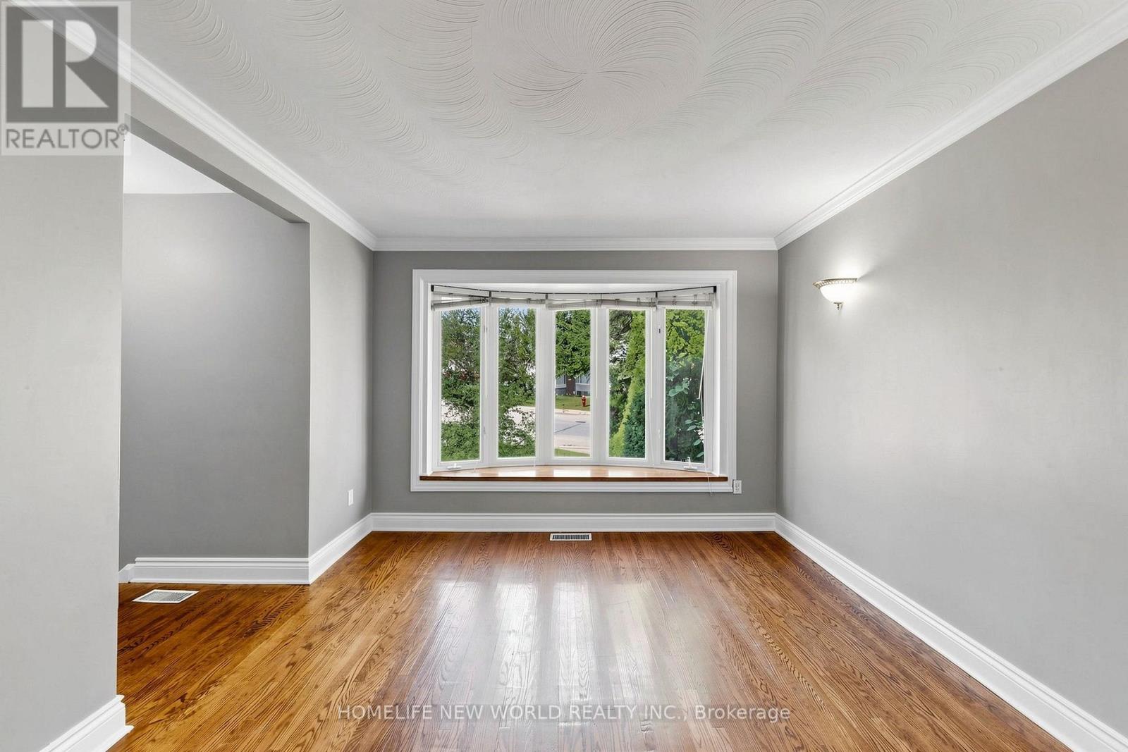 65 WALTER AVENUE - 4