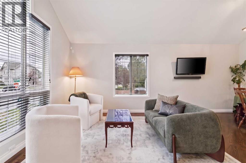 108 Elgin Manor SE - Image 8