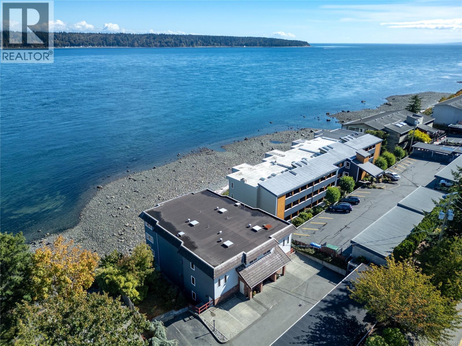 #3 553 Island Hwy N - 74