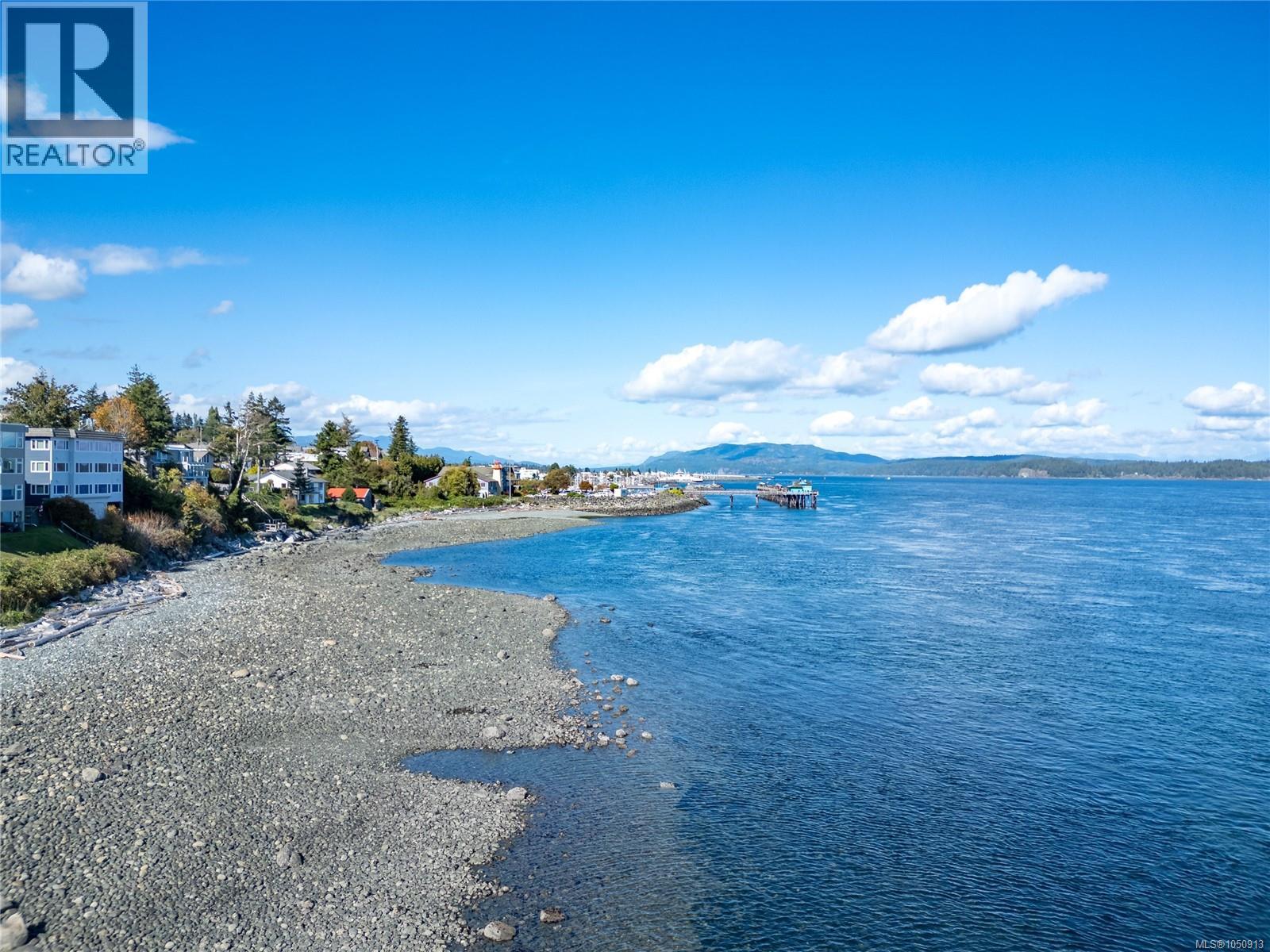 #3 553 Island Hwy N - 71