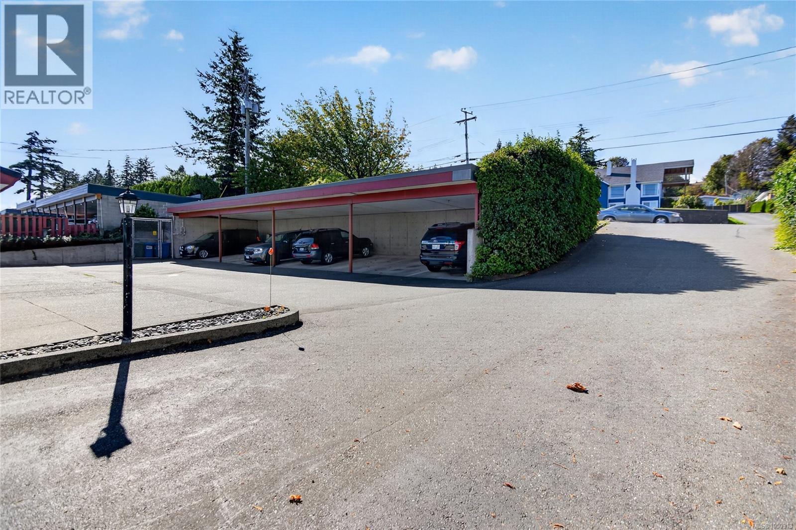 #3 553 Island Hwy N - Image 51