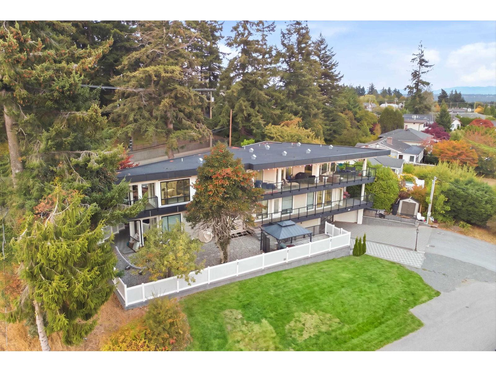 15472 BUENA VISTA Avenue, White Rock, British Columbia, V4B1Z1, White Rock, British Columbia — photo 3 of 5