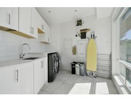 15472 Buena Vista Avenue, White Rock, BC V4B1Z1 Photo 25