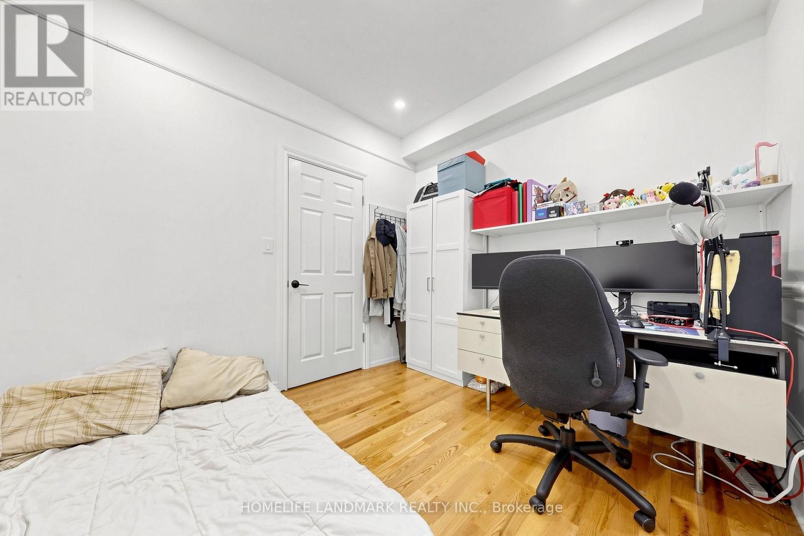1 TRENT STREET - 37