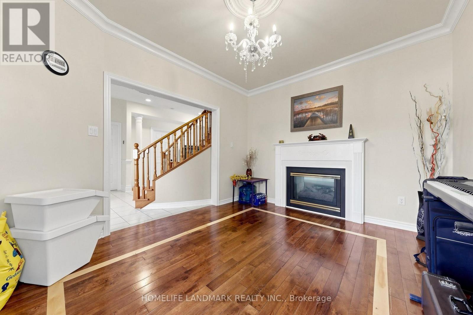1 TRENT STREET, Aurora (Bayview Wellington) — photo 4