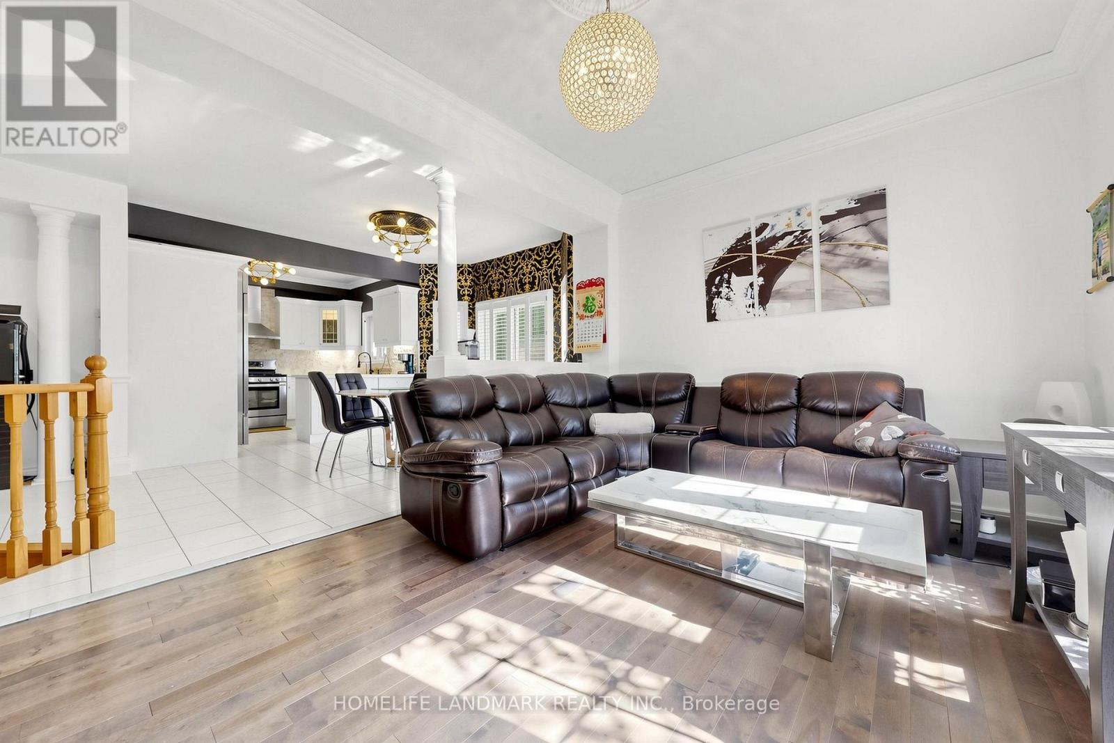 1 TRENT STREET, Aurora (Bayview Wellington) — photo 7