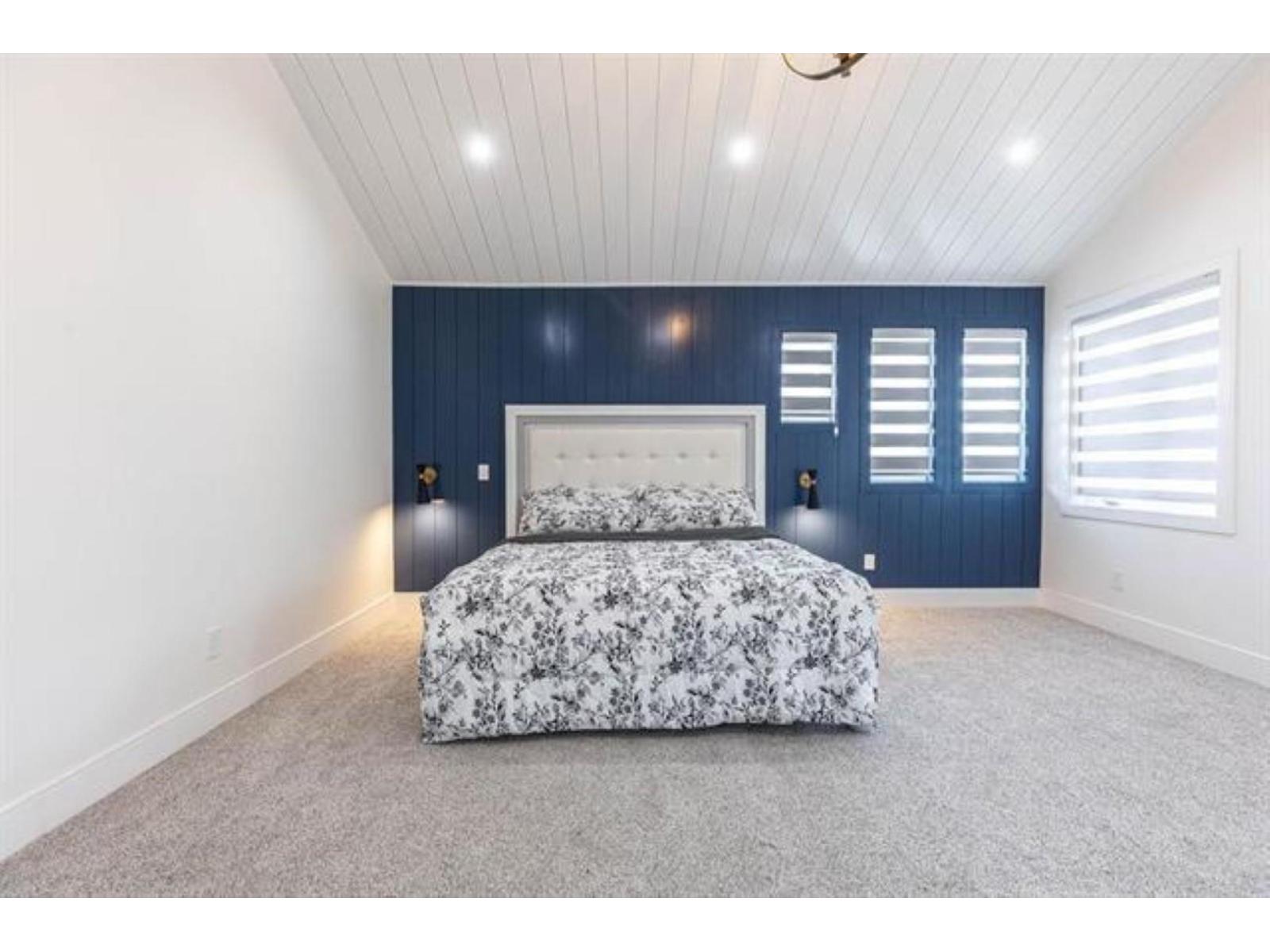 Photo of 5579 136B STREET 13