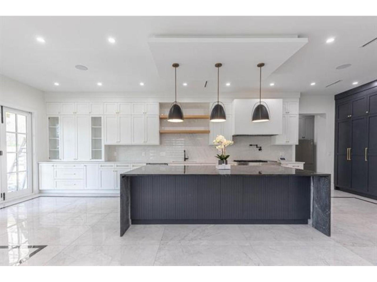 Photo of 5579 136B STREET 20