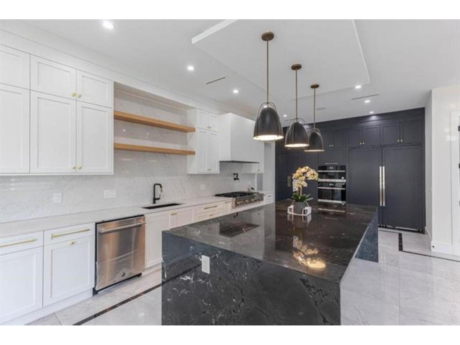 Photo of 5579 136B STREET 23