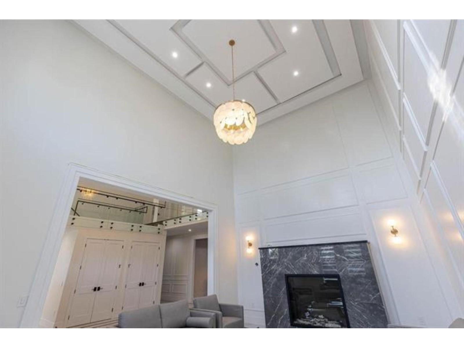 Photo of 5579 136B STREET 24