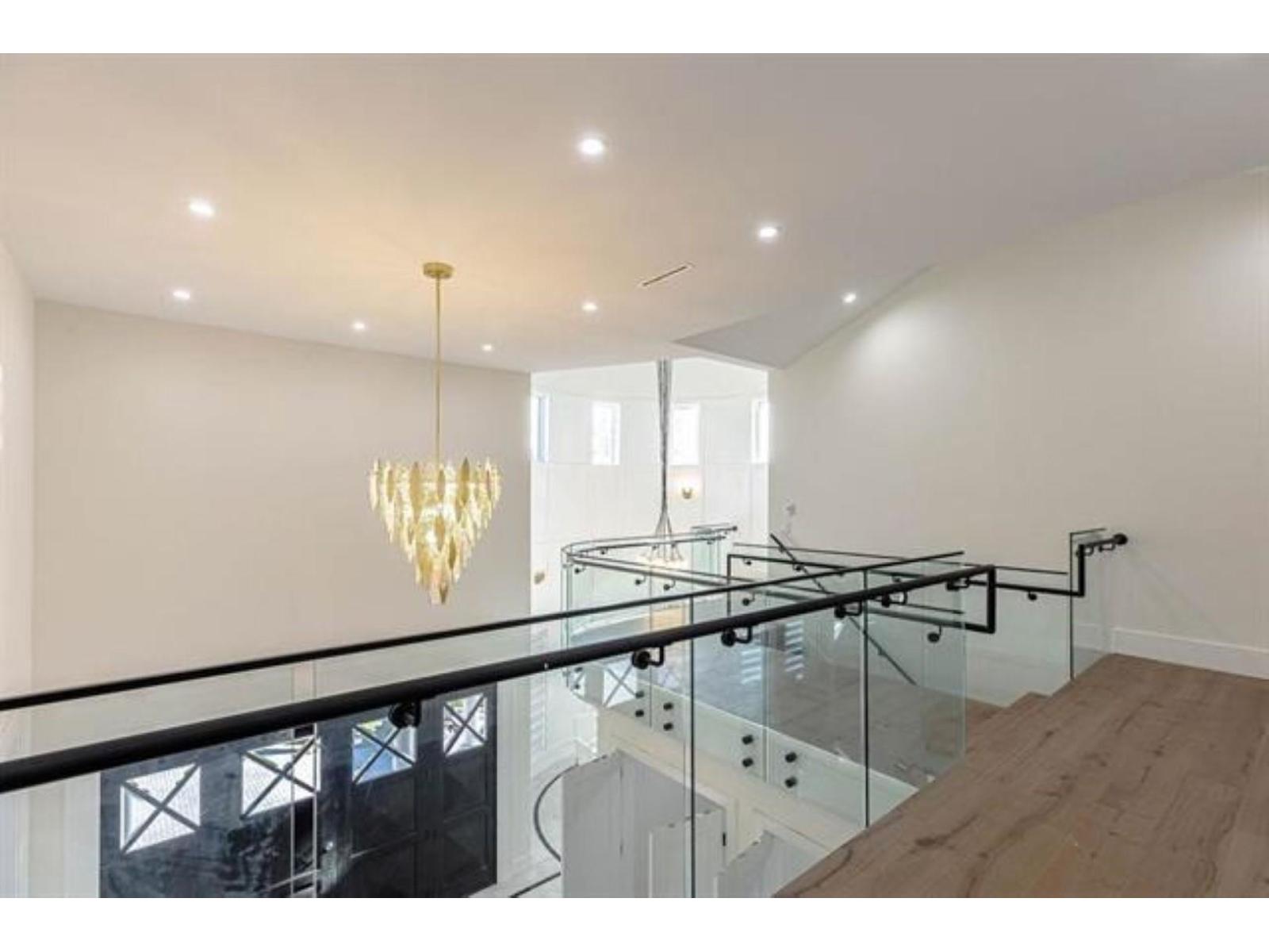 Photo of 5579 136B STREET 31