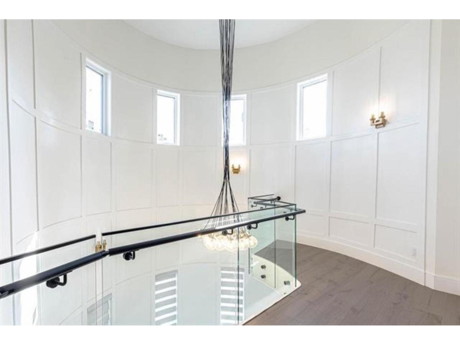 Photo of 5579 136B STREET 32