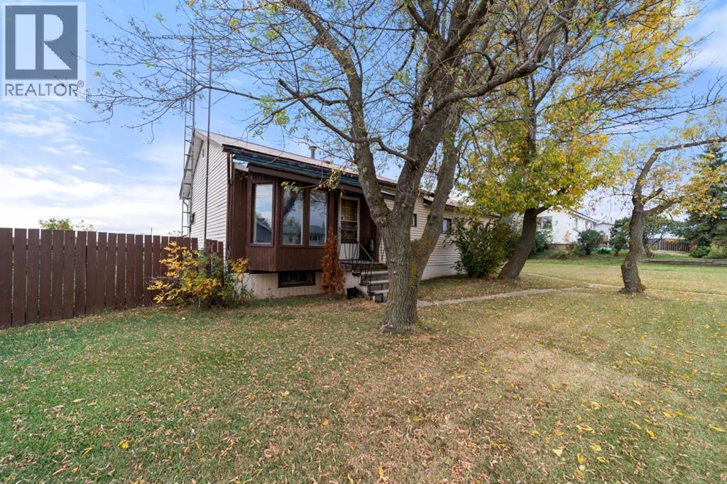 Listing photo – 180 1 Street S, Edberg