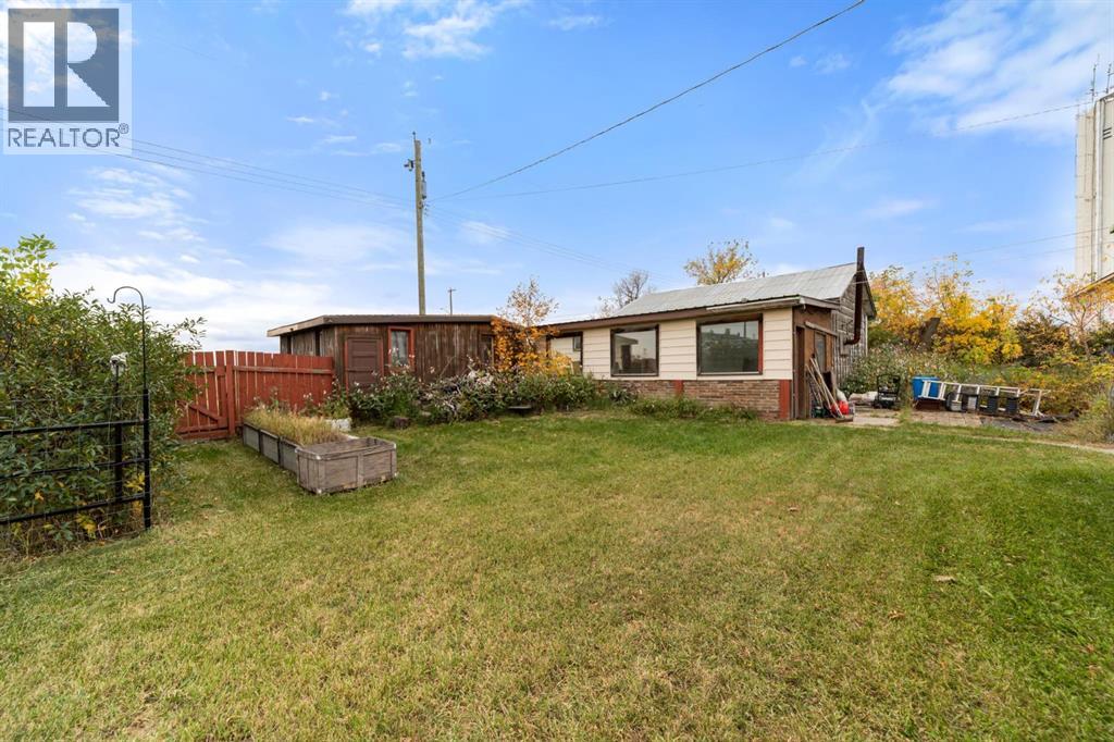Listing photo – 180 1 Street S, Edberg