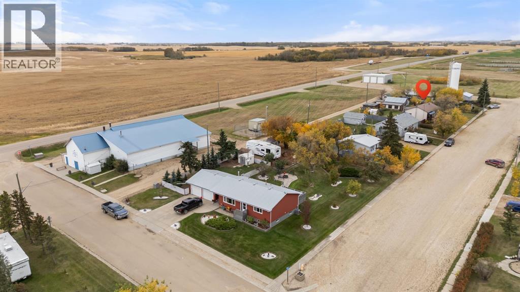 Listing photo – 180 1 Street S, Edberg