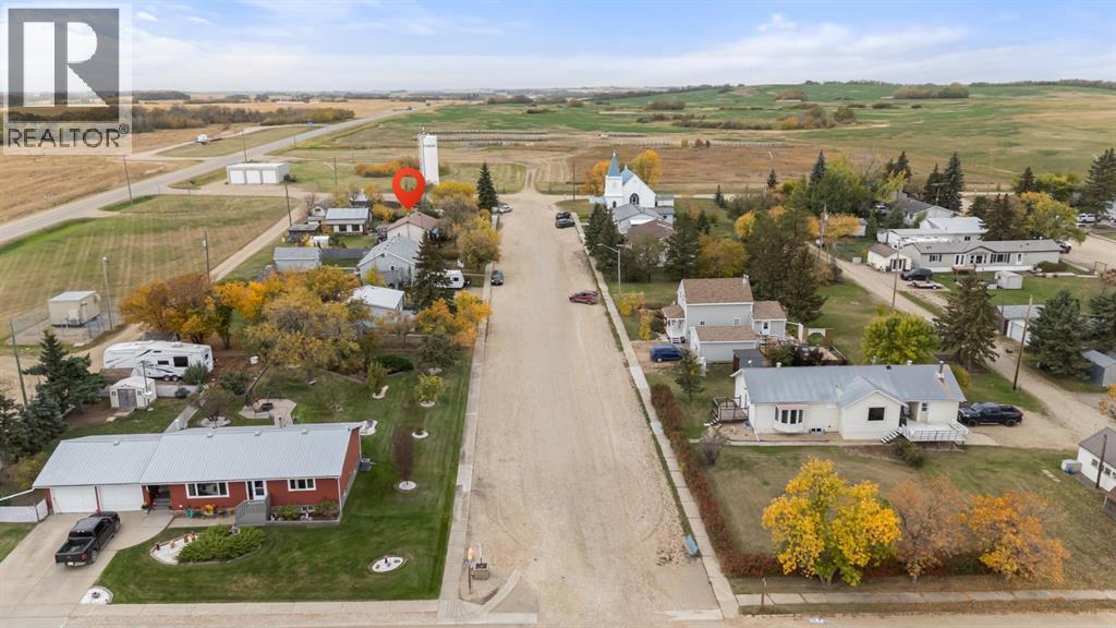 Listing photo – 180 1 Street S, Edberg