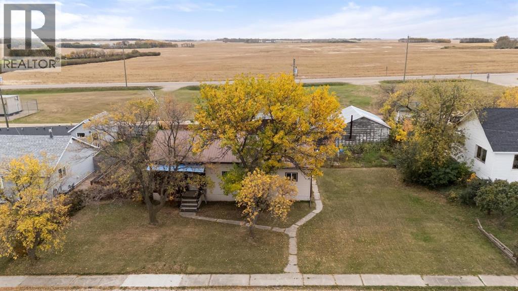 Listing photo – 180 1 Street S, Edberg