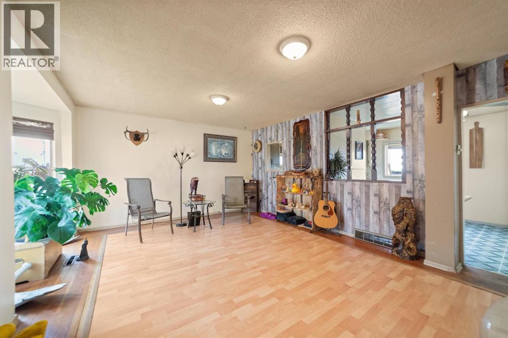 Listing photo – 180 1 Street S, Edberg