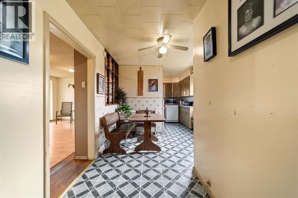 Listing photo – 180 1 Street S, Edberg