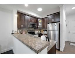 204 13897 Fraser Highway, Surrey, BC V3T0G8 Photo 9