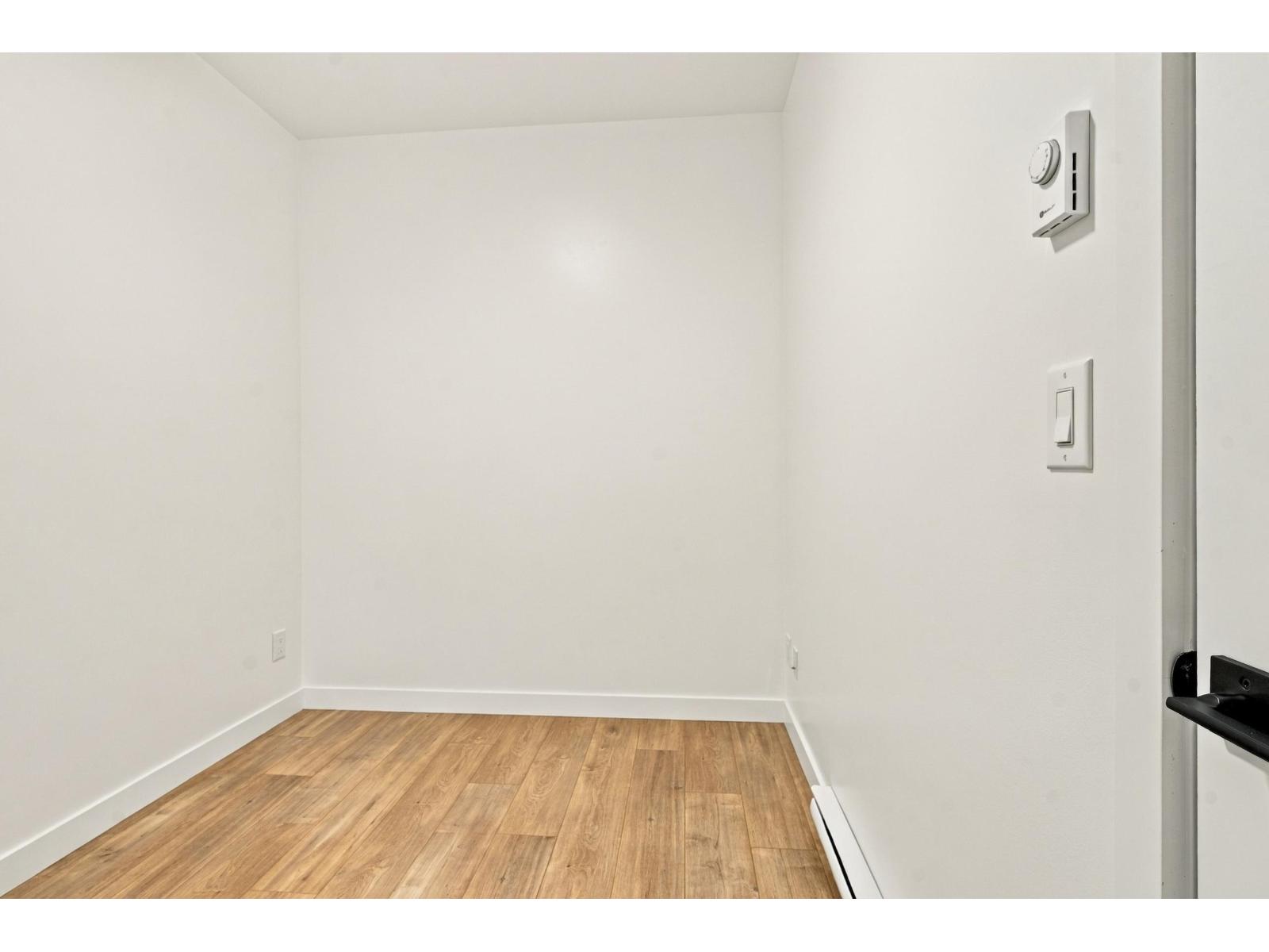 Photo of 211 14398 60 AVENUE 12