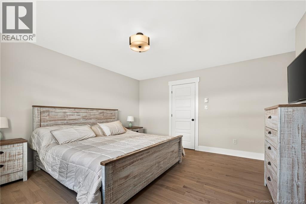 32 Rochefort Street - 34