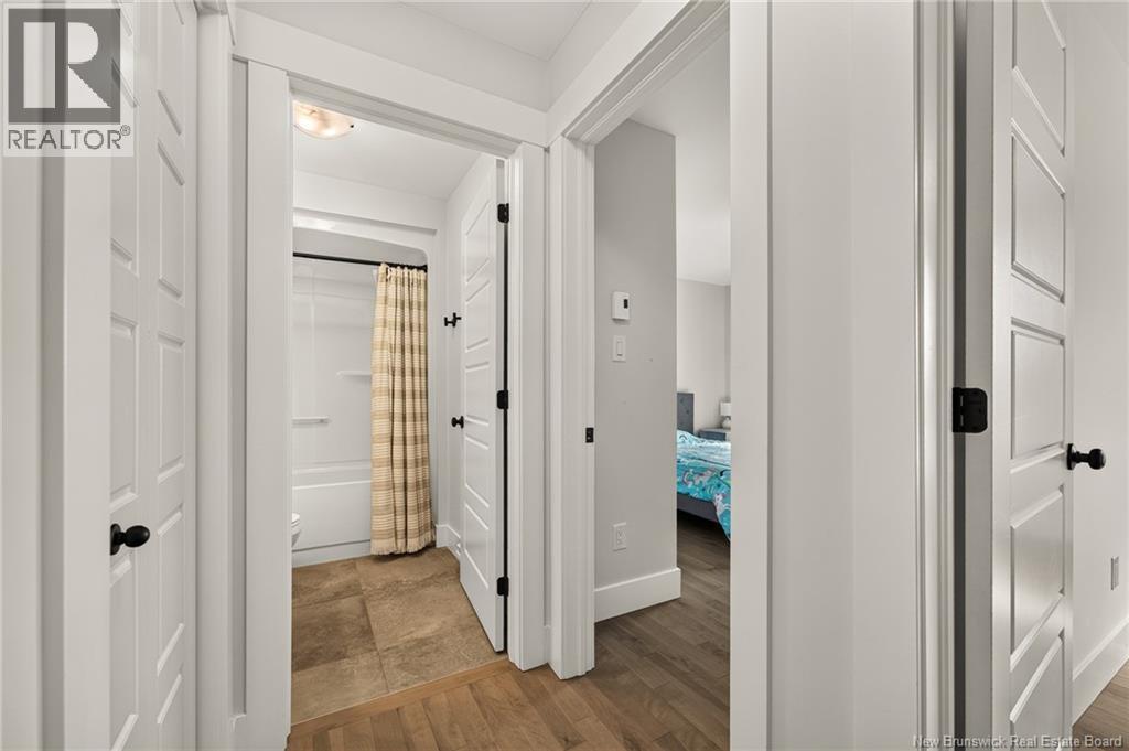 32 Rochefort Street - 35