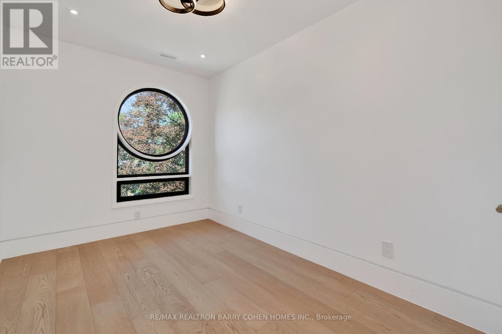 119 GLENGROVE AVENUE W - Image 26