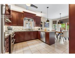 Family room - 16 Rockstep Court, Brampton, ON L6R3H2 Photo 8