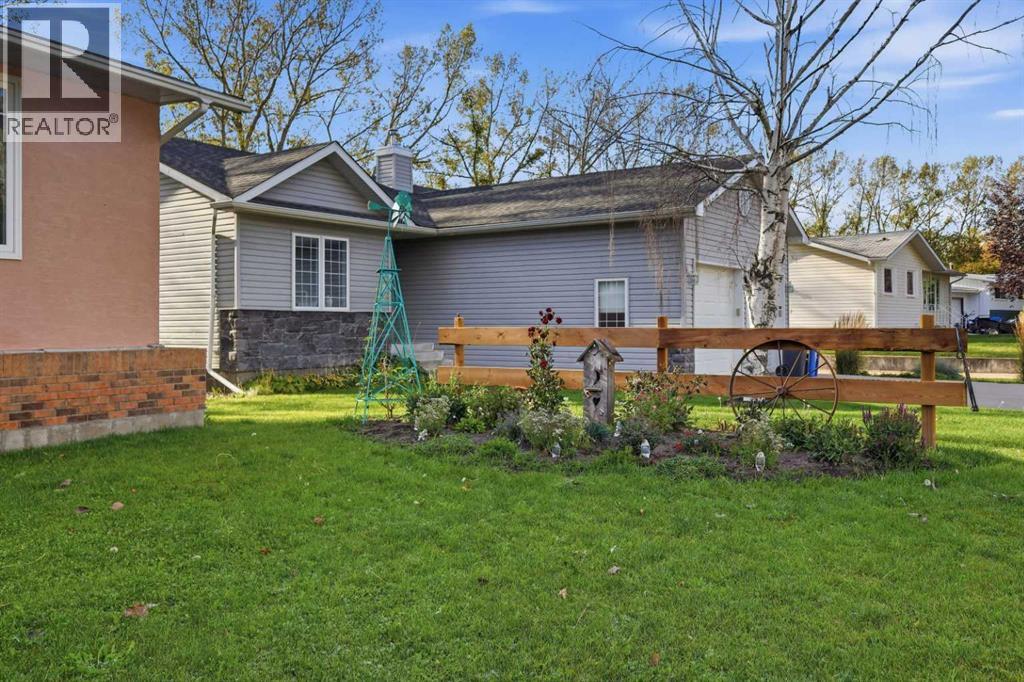 Listing photo – 2211 Westview Crescent, Bowden
