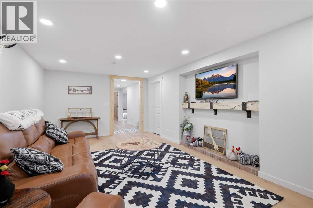 Listing photo – 2211 Westview Crescent, Bowden
