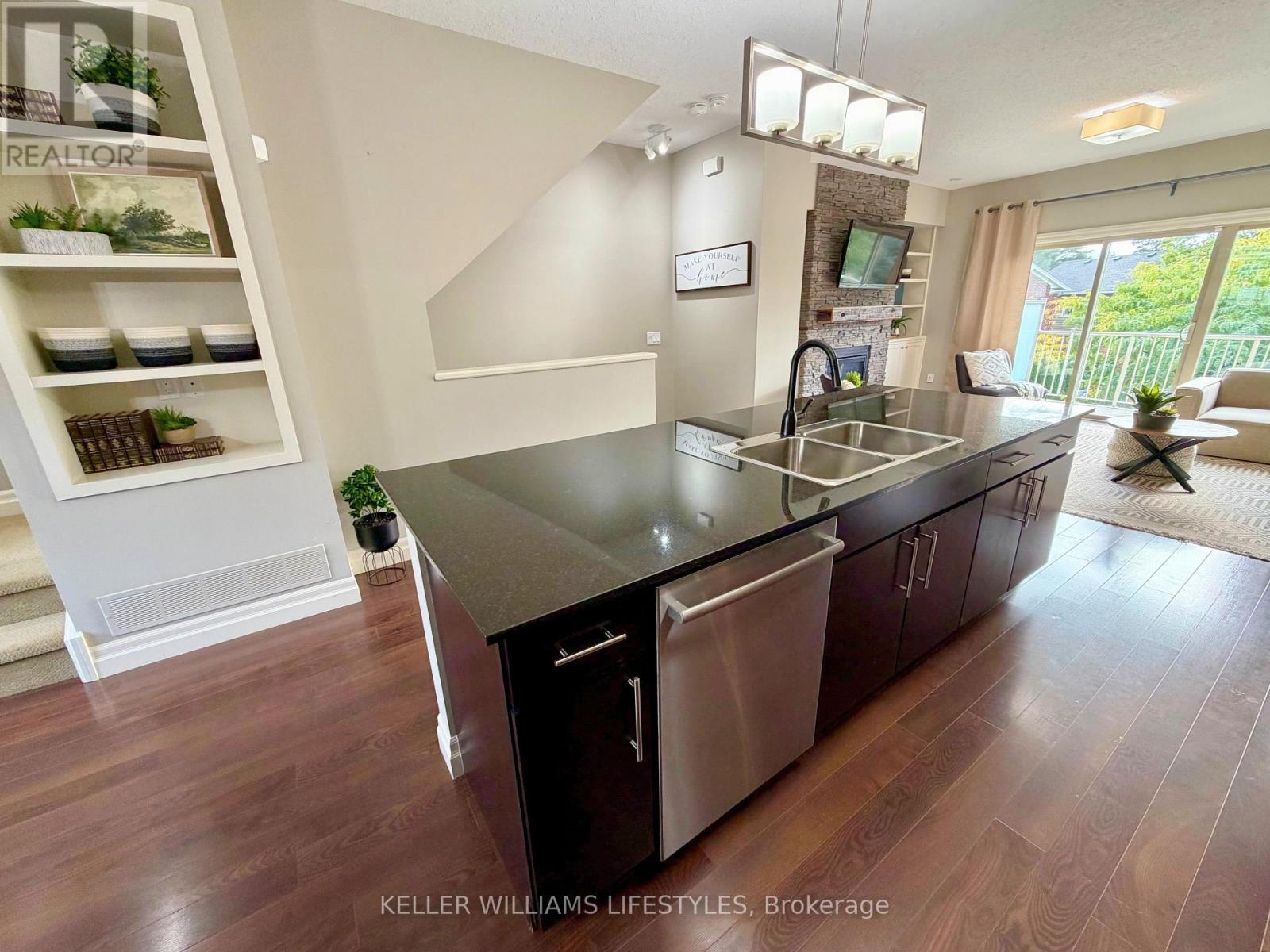 #59 1850 BEAVERBROOK AVENUE - 10