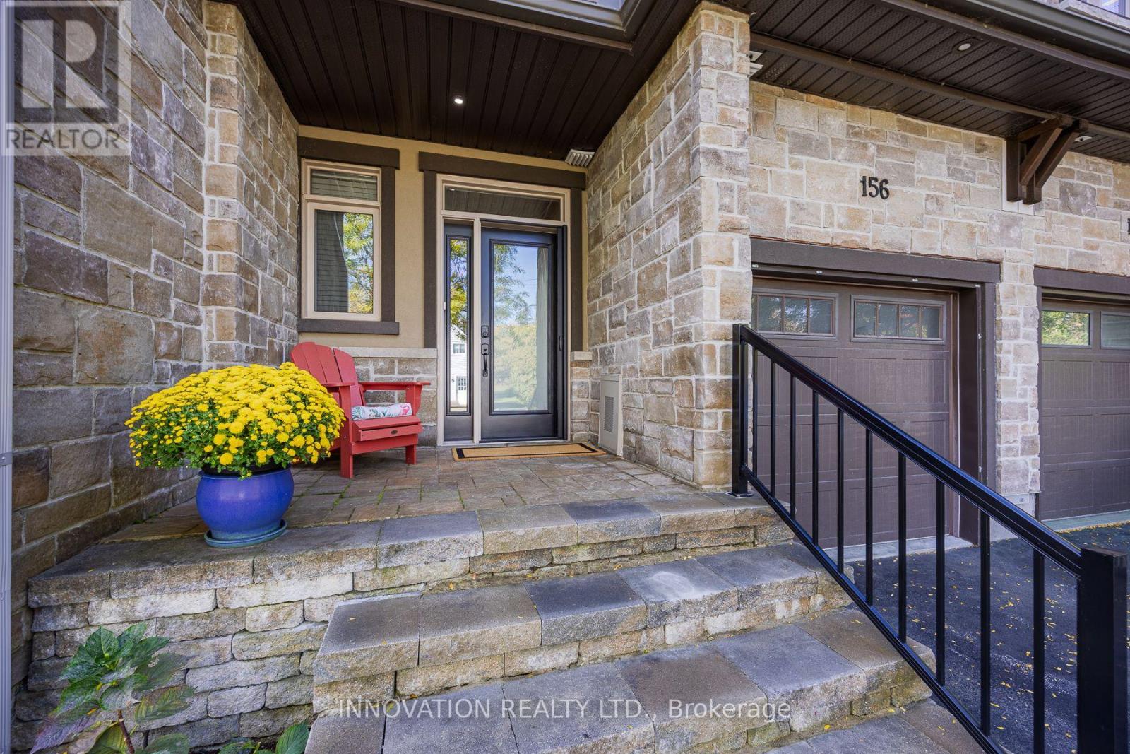 Retractable screen door