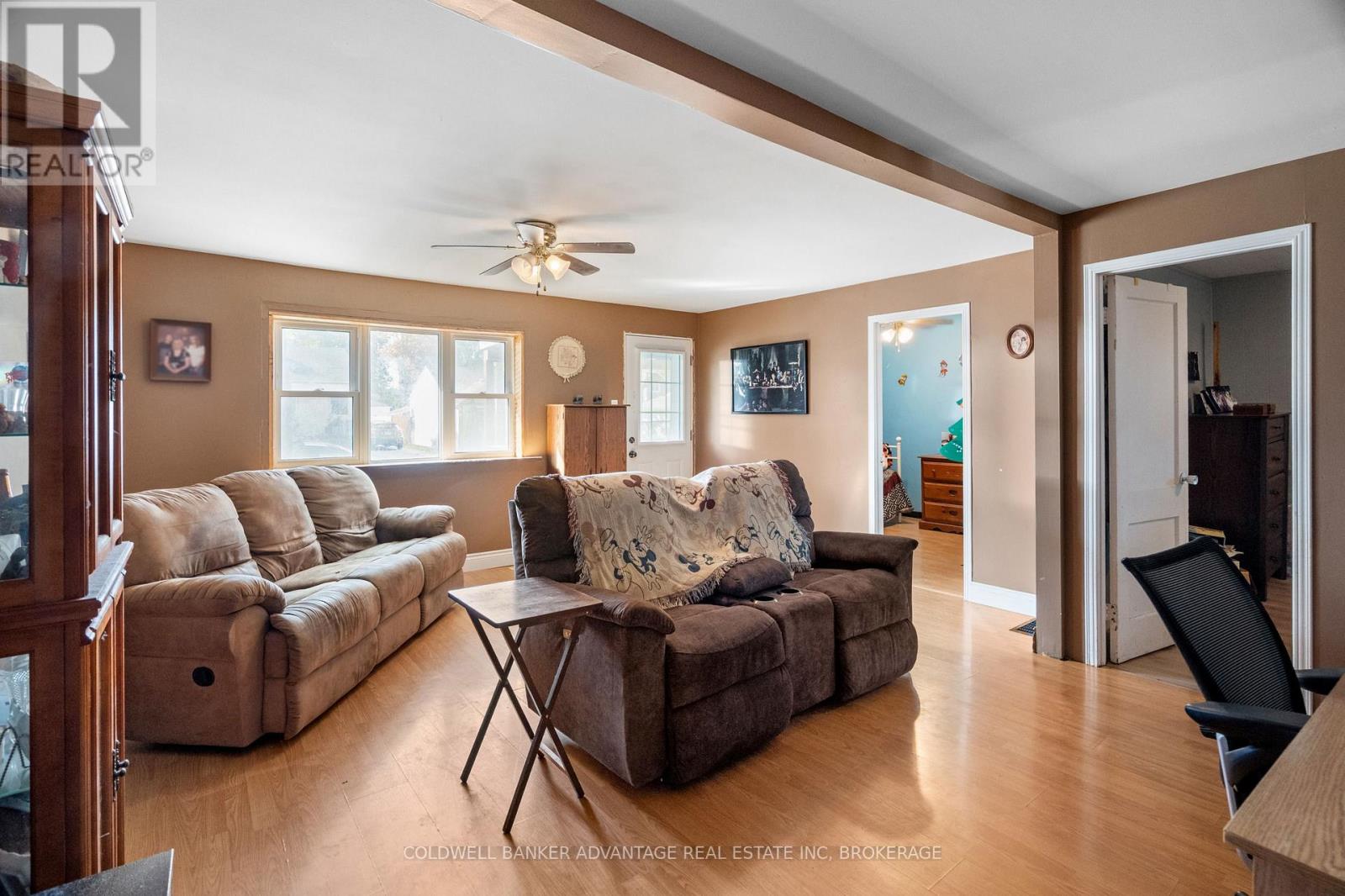 16 ACHILLES AVENUE - 10