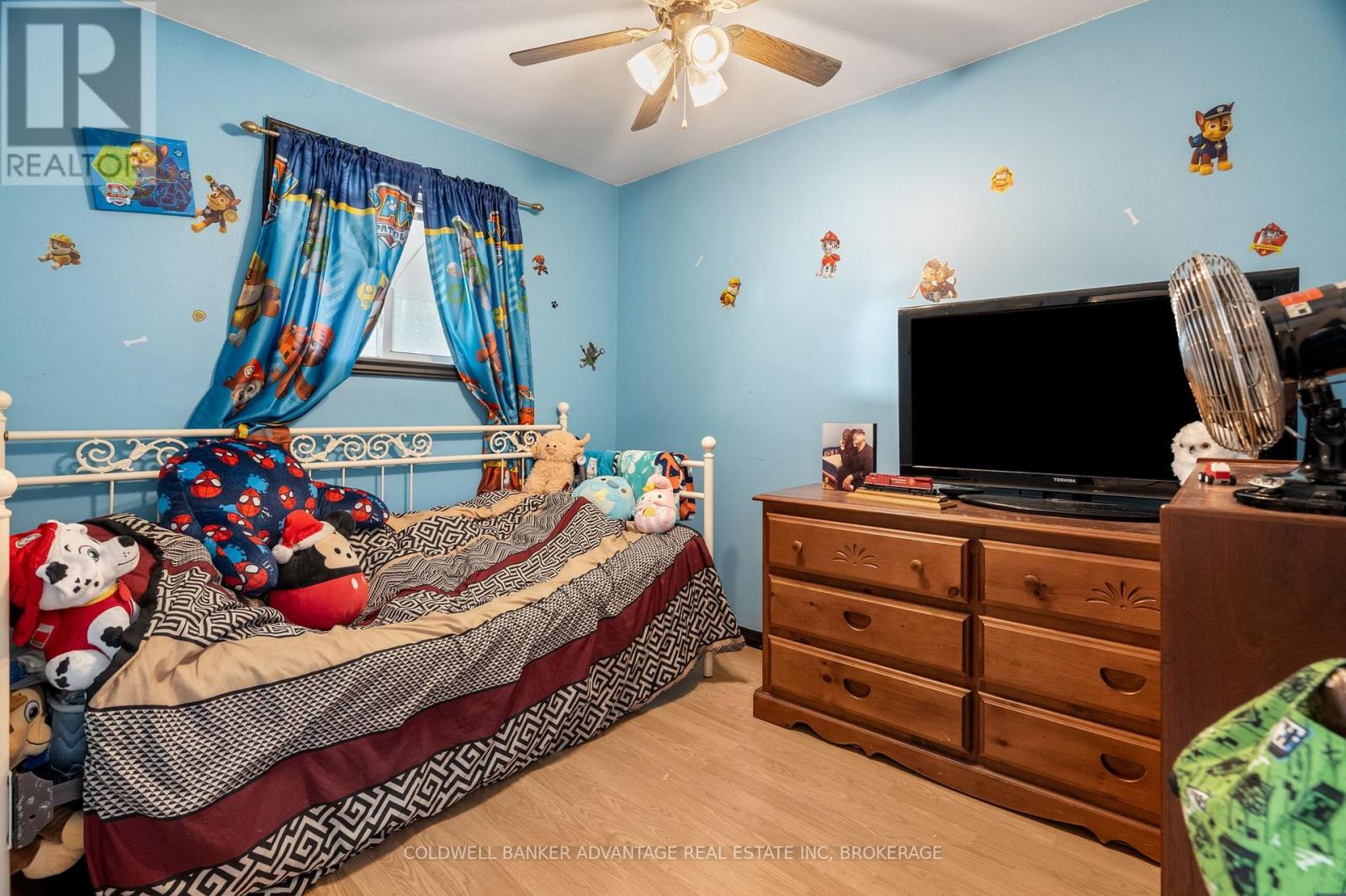 16 ACHILLES AVENUE - 11